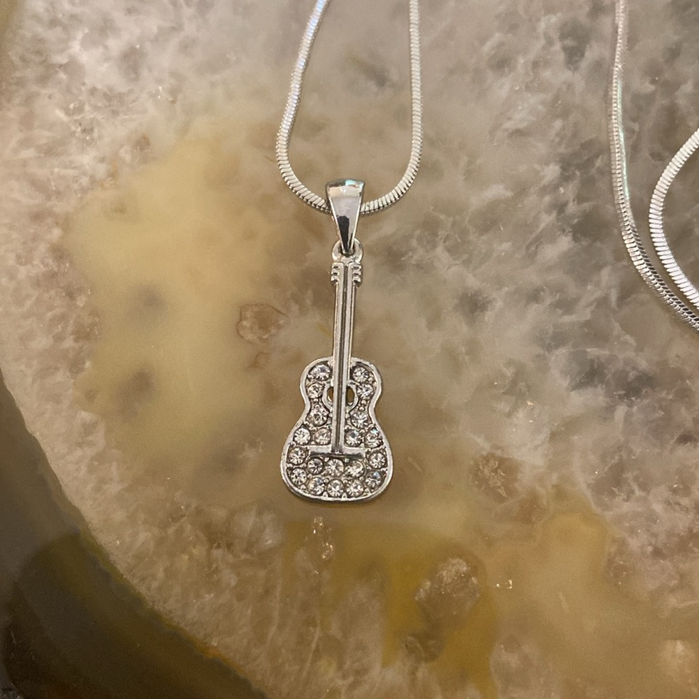 Silver rhinestone guitar necklace silver rope chain guc 16" + pendant